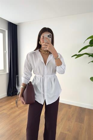 Şaşa Beyaz Kemerli Gömlek