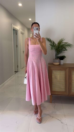 Selda Pembe Pötikareli Kolsuz Elbise
