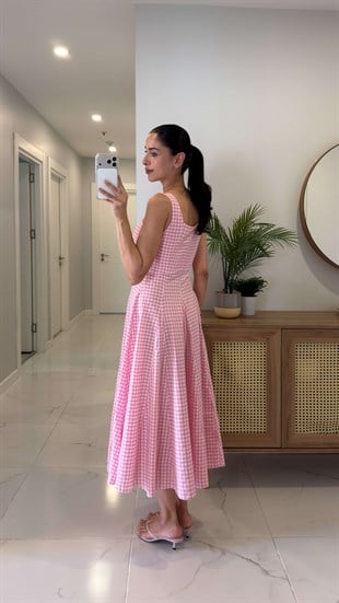 Selda Pembe Pötikareli Kolsuz Elbise