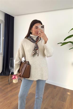 Selna Ekru Yırtmaç Detaylı Boğazlı Triko