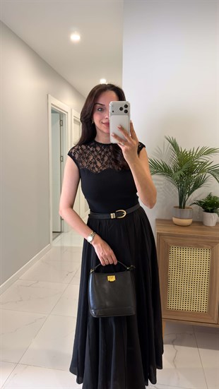 Solwe Siyah Kolsuz Dantelli Bluz