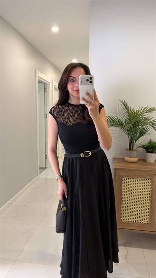 Solwe Siyah Kolsuz Dantelli Bluz