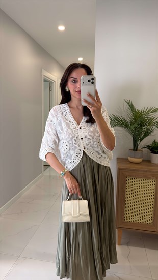 Soniwe Ekru İşleme Detaylı Pullu İthal Gömlek