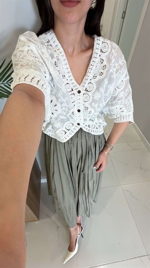 Soniwe Ekru İşleme Detaylı Pullu İthal Gömlek