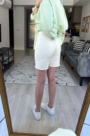 Ekru Şehir Boy Püsküllü Şort