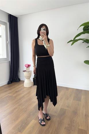 Sorti Siyah Drape Detaylı Asimetrik Kesim Etek