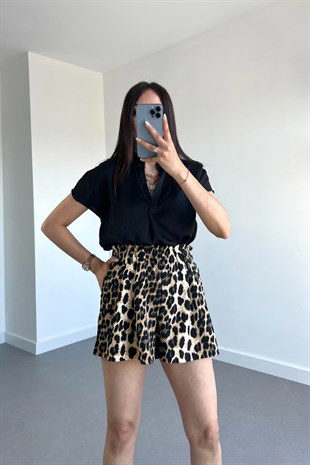 Leopar Desenli Beli Lastikli Şort