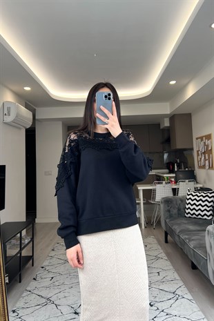 Cream Siyah Tül Detaylı Sweatshirt