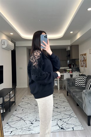 Cream Siyah Tül Detaylı Sweatshirt