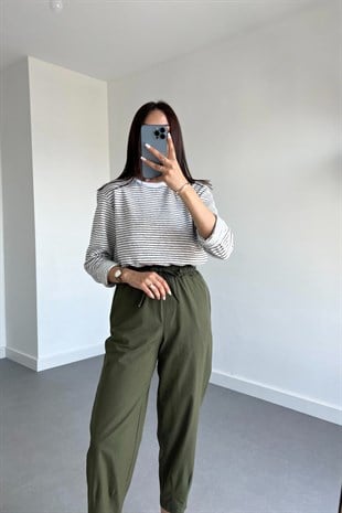 Siyah Beyaz Çizgili Sweatshirt