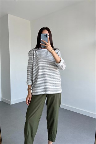 Siyah Beyaz Çizgili Sweatshirt