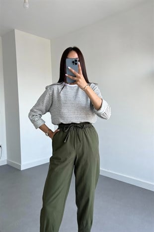 Siyah Beyaz Çizgili Sweatshirt