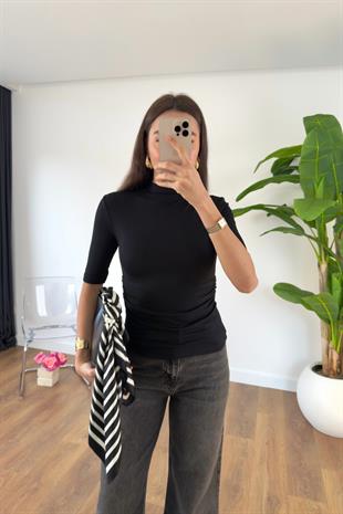 Timmy Siyah Drape Detaylı Dik Yaka Bluz