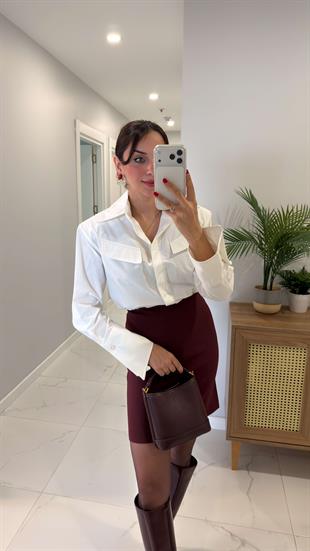 Toretta Beyaz Vatkalı Kol Detaylı Gömlek