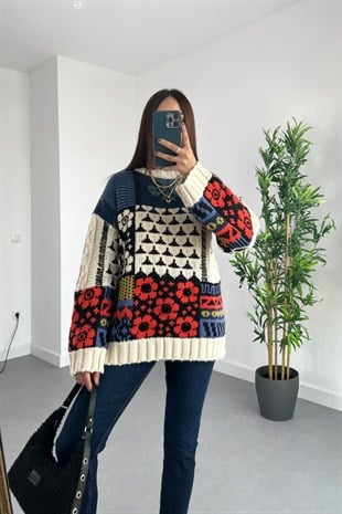 Çok Renkli Boncuk Detaylı Örme Triko