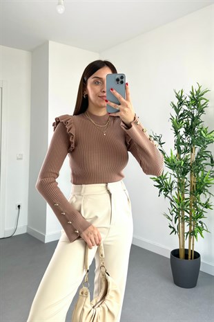 Juke Karamel Omuzları Fırfırlı Kol Detaylı Triko