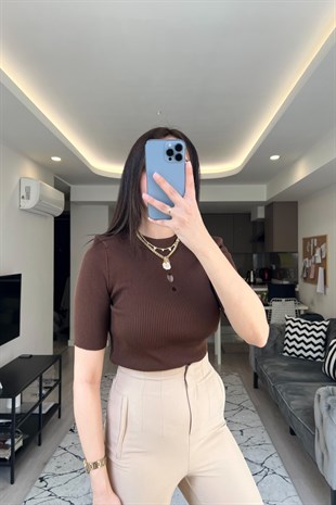 Kahve Pencere Detaylı Triko