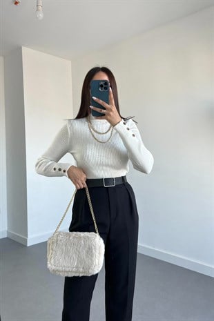 Kırık Beyaz Düğme Detaylı Basic Triko