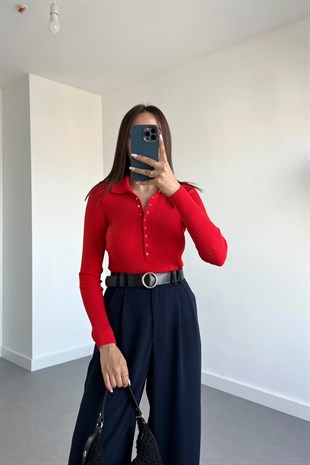 Kırmızı Çıtçıt Düğme Detaylı Polo Yaka Triko