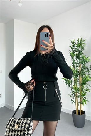 Siyah Otriş Detay Fitilli Triko