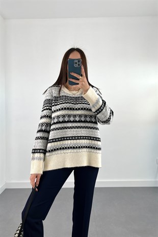 Yessica Buz Mavi Siyah Etnik Desenli Triko Kazak
