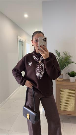 Utra Acı Kahve Kalp Desenli Gold Toka Detaylı Fularlı Sweat