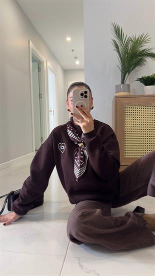 Utra Acı Kahve Kalp Desenli Gold Toka Detaylı Fularlı Sweat