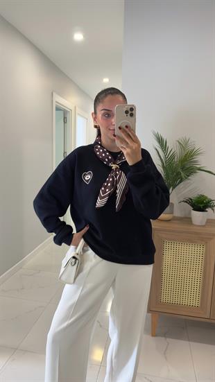 Utra Lacivert Kalp Desenli Gold Toka Detaylı Fularlı Sweat