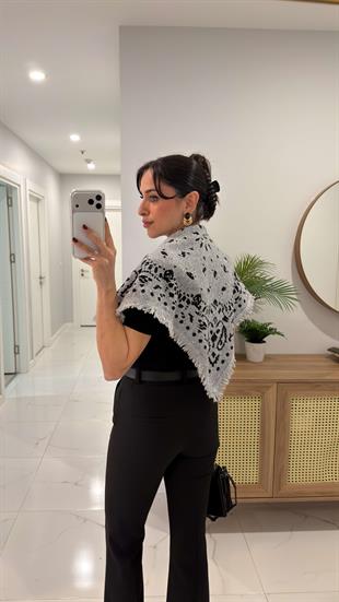 Uwgi Gri Siyah Desenli Şal