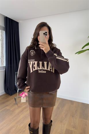 Valley Kahve Ekru Yazı Detaylı Polo Yaka Sweatshirt