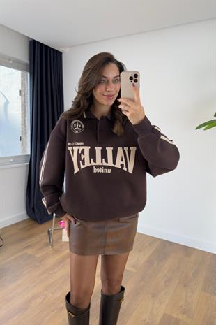 Valley Kahve Ekru Yazı Detaylı Polo Yaka Sweatshirt
