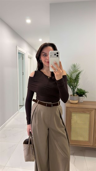 Wusda Kahve Tek Omzu Açık Bluz