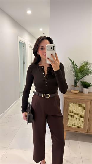 Yelta Kahve Çıtçıt Detaylı Bluz