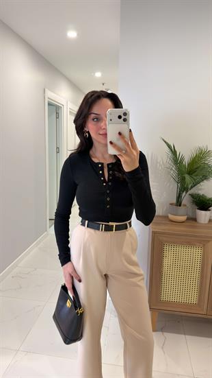 Yelta Siyah Çıtçıt Detaylı Bluz