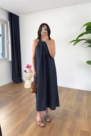 Yerta Lacivert Boyun Detaylı Maxi Elbise