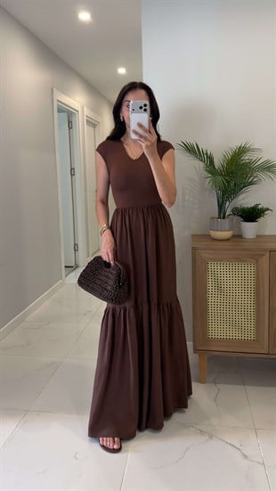 Yilda Kahve Kolsuz Elbise