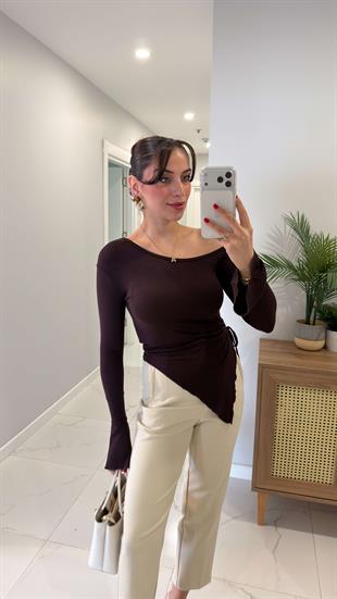 Yuki Kahve Omuzu Açık Bluz