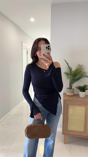 Yuki Lacivert Omuzu Açık Bluz