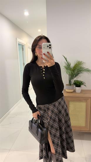 Yusra Siyah Çıtçıtlı Bluz