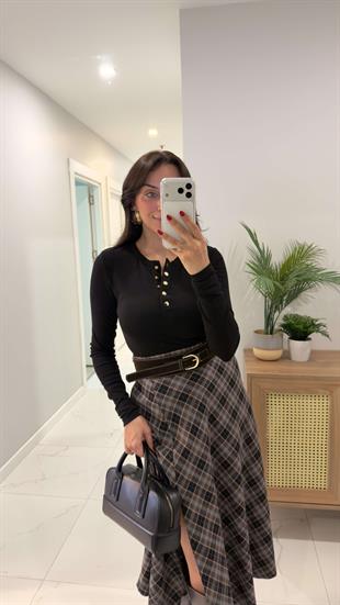 Yusra Siyah Çıtçıtlı Bluz