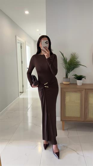 Zegra Kahve Gold Toka Detaylı Arka Yırtmaçlı Elbise