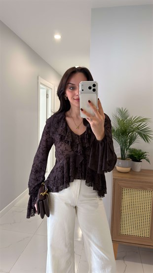 ZR Fery Kahve İşleme Detaylı Fırfırlı Bluz