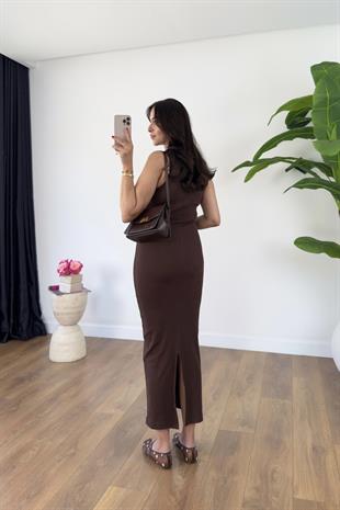 ZR Nekna Acı Kahve Arkası Yırtmaçlı Fitilli Elbise