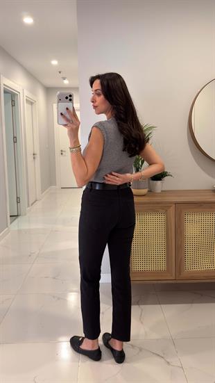 ZR Wita Siyah Kesik Paça Boy Fit Jean
