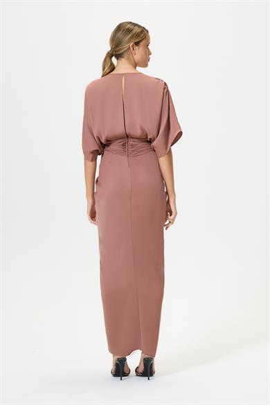 Elizabeth Karamel Elbise