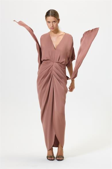 Elizabeth Karamel Elbise