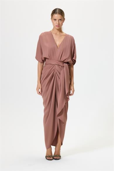 Elizabeth Karamel Elbise