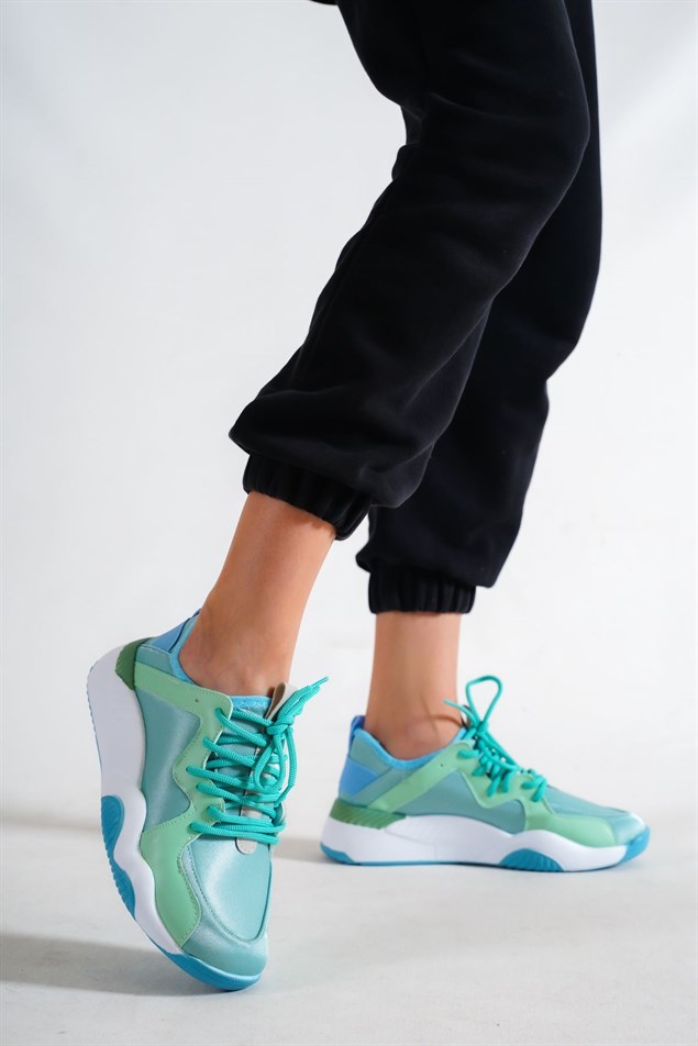 Marde Bağcık Detaylı Yeşil Kadın Dalgıç Kumaş Spor Ayakkabı