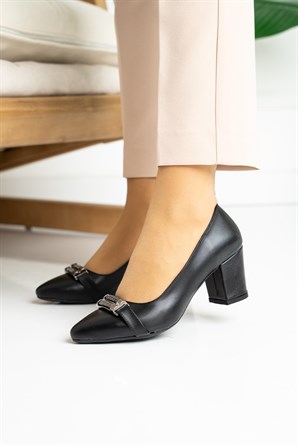 M123 Toka Detaylı Bayan Topuklu Ayakkabı Siyah