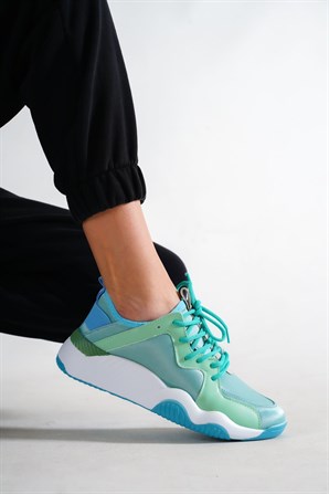 Marde Bağcık Detaylı Yeşil Kadın Dalgıç Kumaş Spor Ayakkabı